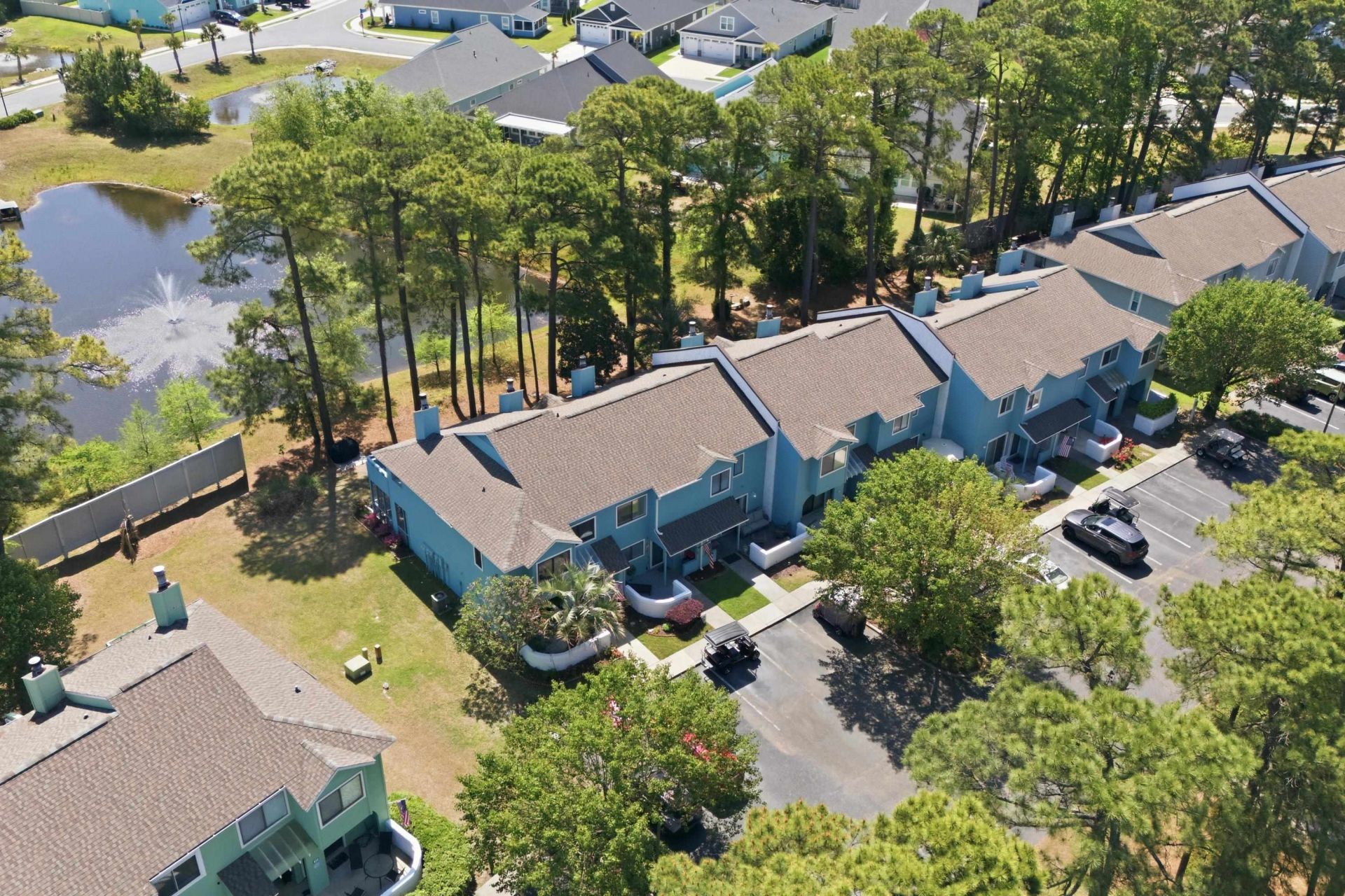 23 Shadow Moss Pl. Photo 4