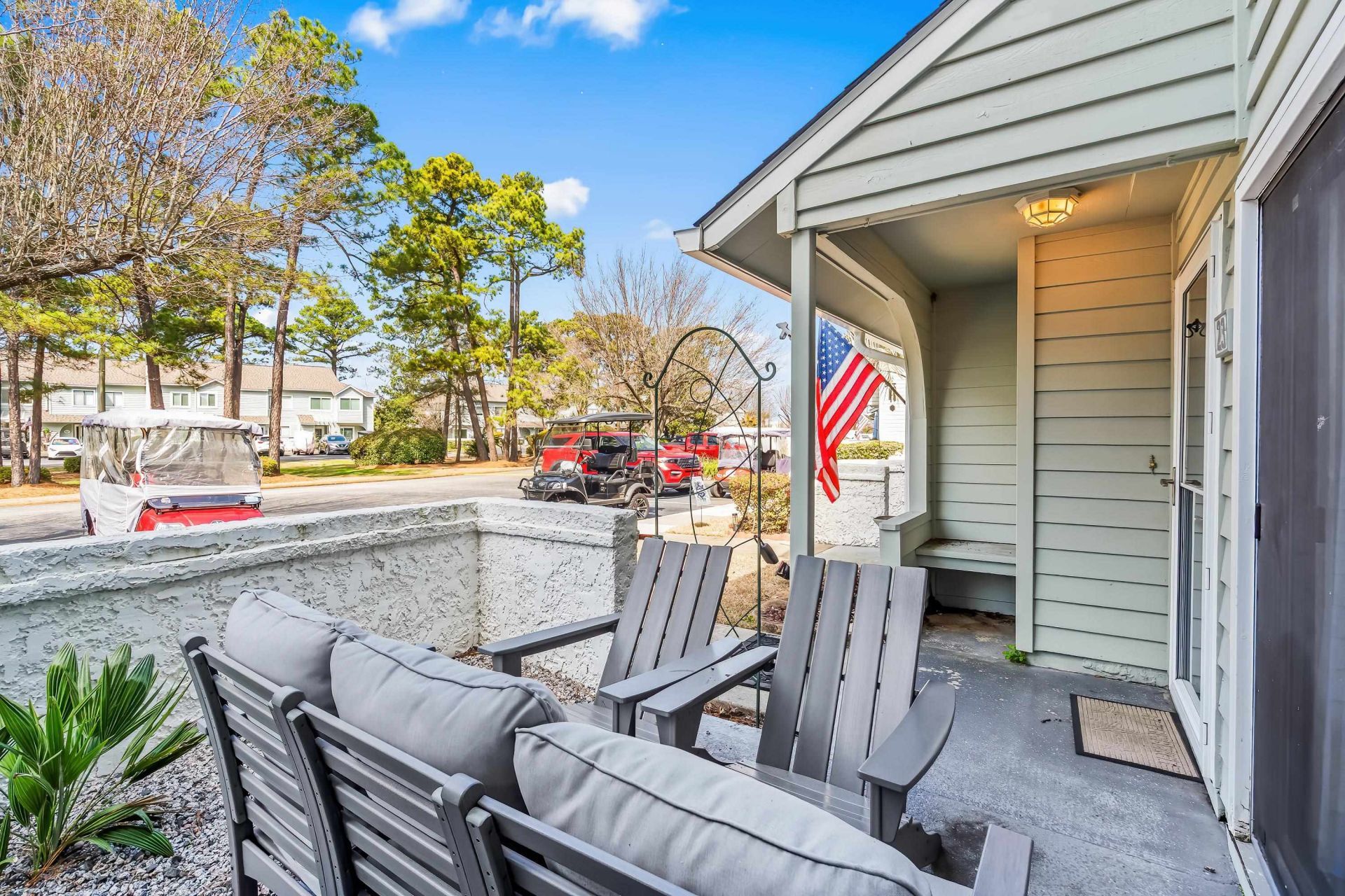 23 Shadow Moss Pl. Photo 7