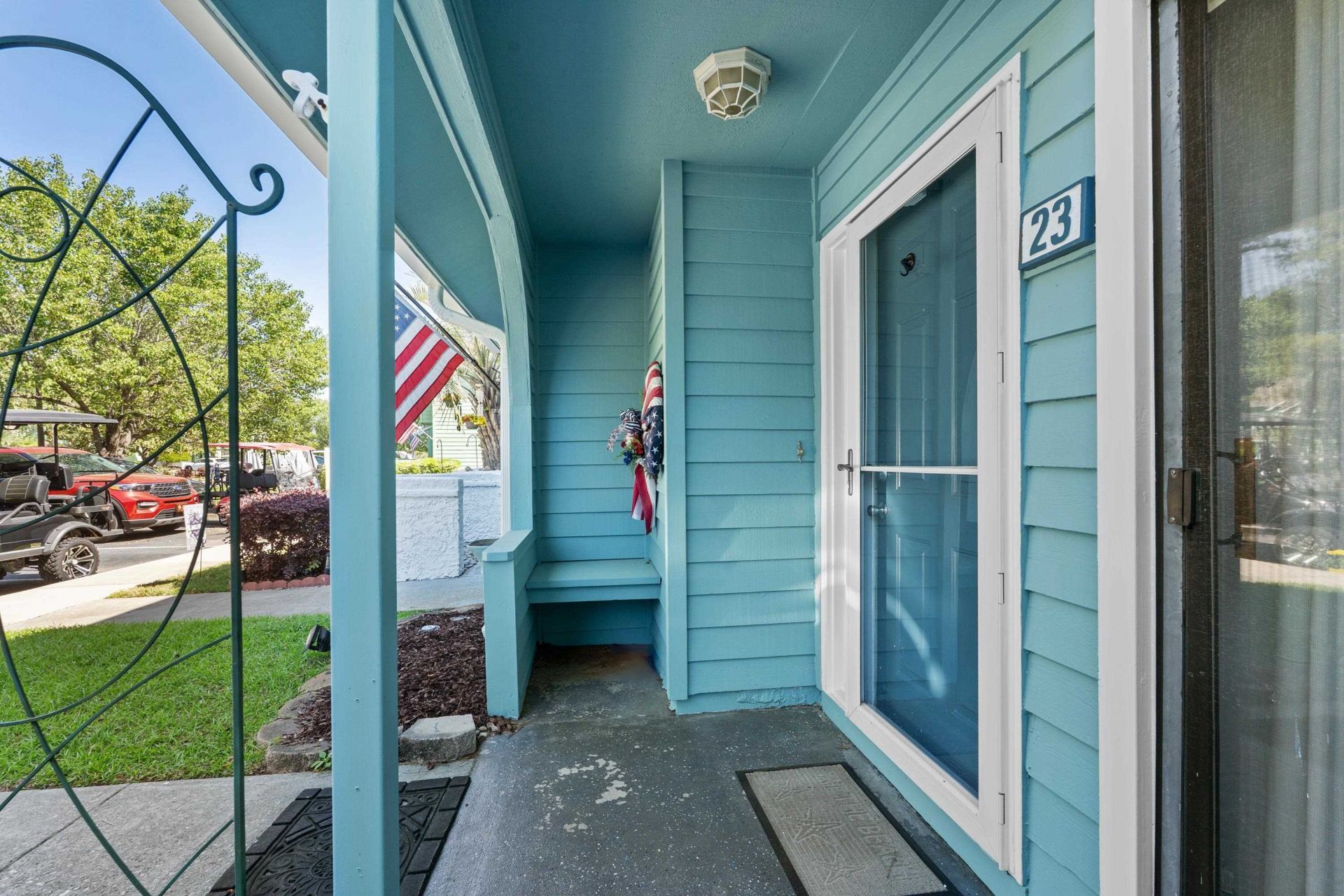 23 Shadow Moss Pl. Photo 8