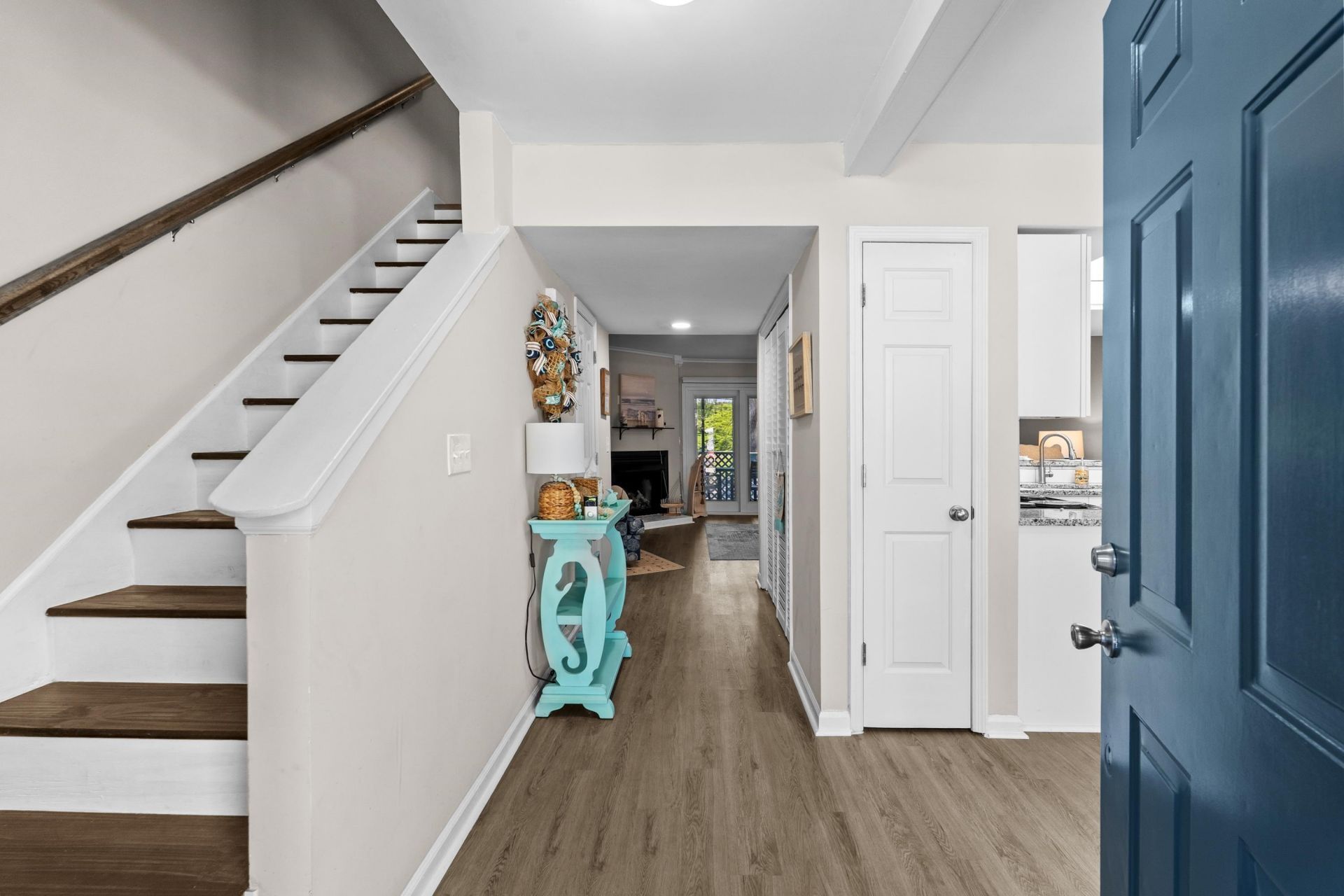 23 Shadow Moss Pl. Photo 9