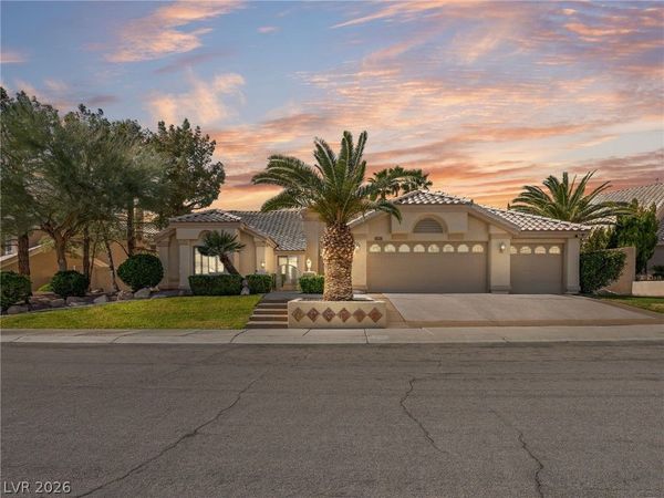 1913 Madagascar Lane, Las Vegas, NV 89117