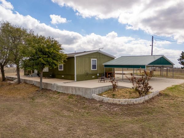 250 Rocky RD, Lockhart, TX 78644