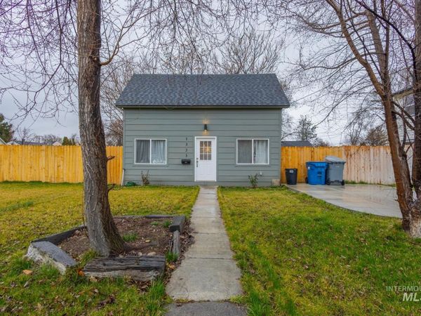 1323 S 11th St, Nampa, ID 83651