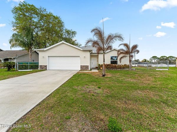 470 Galilean Avenue SE, Palm Bay, FL 32909