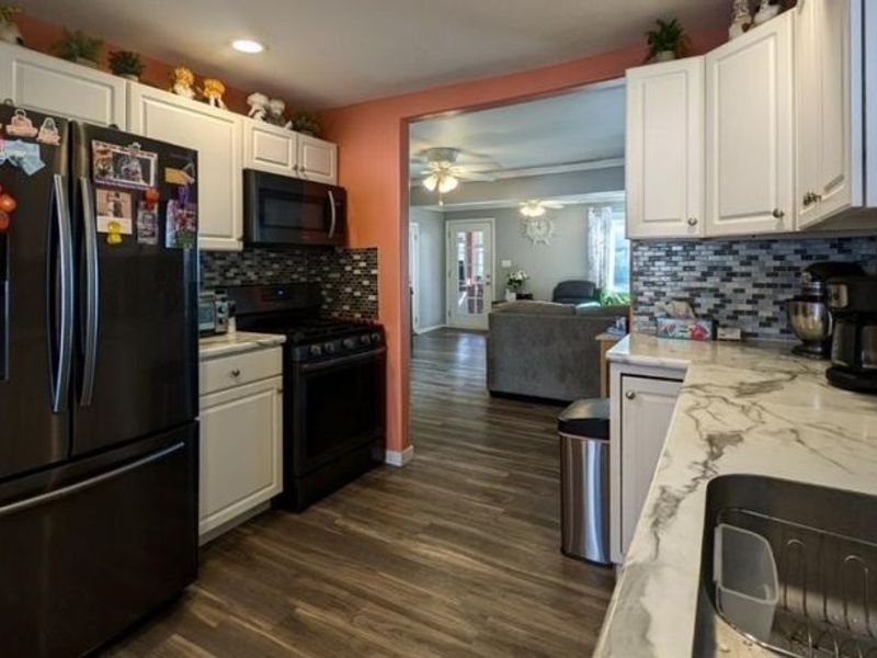 41 Poplar Street , Huron, OH 44839 Photo 2