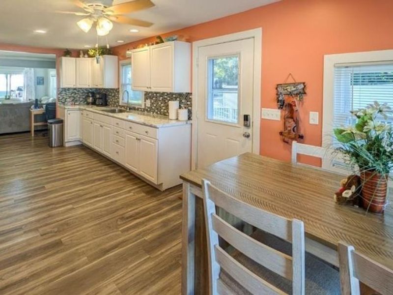 41 Poplar Street , Huron, OH 44839 Photo 4