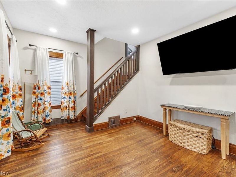 4311 Behrwald Avenue , Cleveland, OH 44109 Photo 4