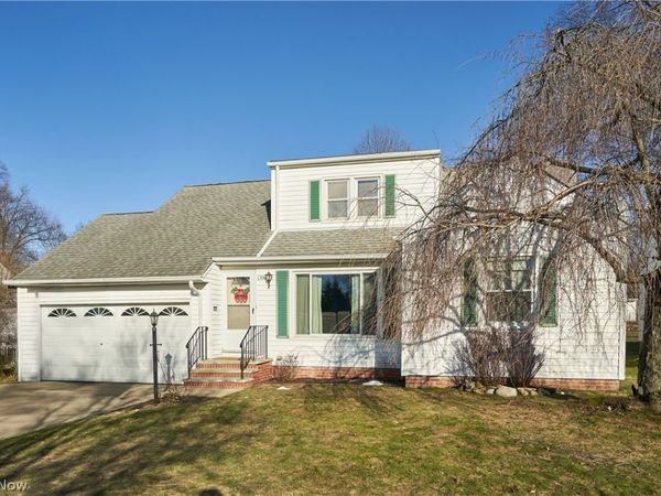 1359 Beaconfield Road , Lyndhurst, OH 44124