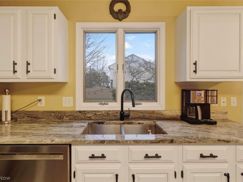 648 Landerwood Lane , Avon Lake, OH 44012 Photo 14