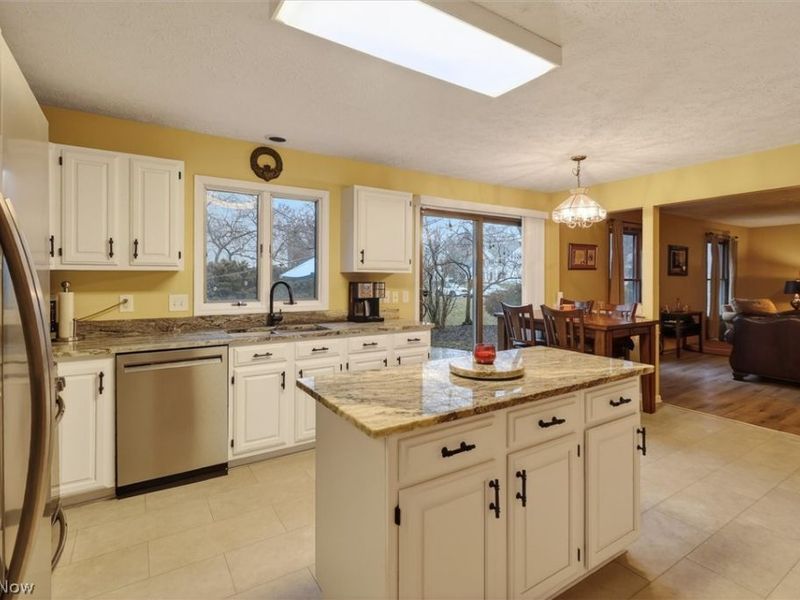 648 Landerwood Lane , Avon Lake, OH 44012 Photo 15