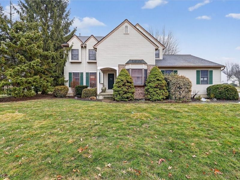 648 Landerwood Lane , Avon Lake, OH 44012 Photo 3