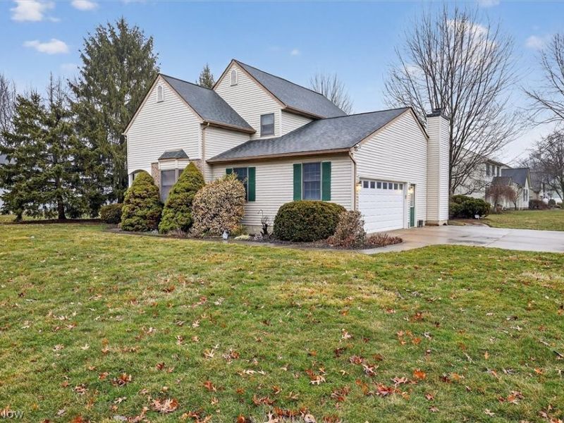 648 Landerwood Lane , Avon Lake, OH 44012 Photo 4