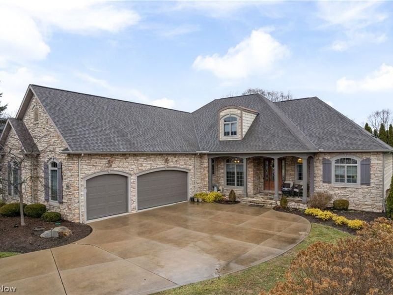 2229 E Park Drive , Uniontown, OH 44685 Photo 2