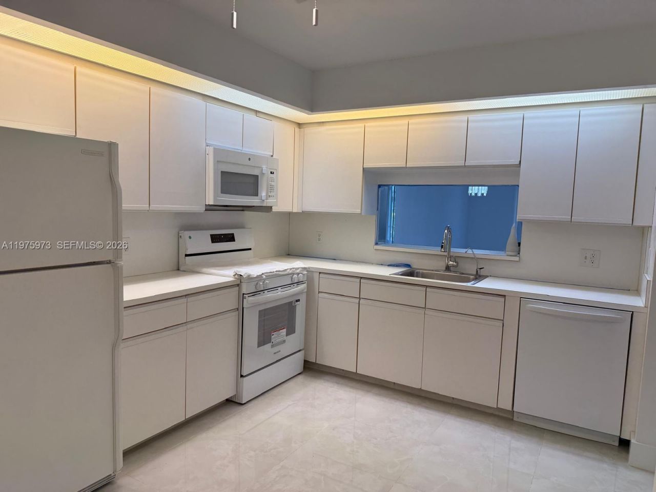 12600 SW 5th Ct, Unit 108L, Pembroke Pines, FL 33027 Photo