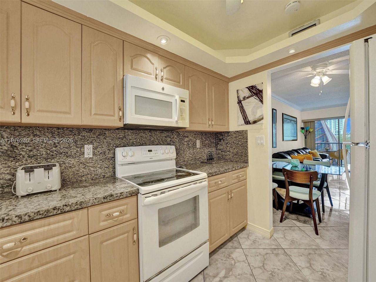 201 178th Dr , Unit 439, Sunny Isles Beach, FL 33160 Photo