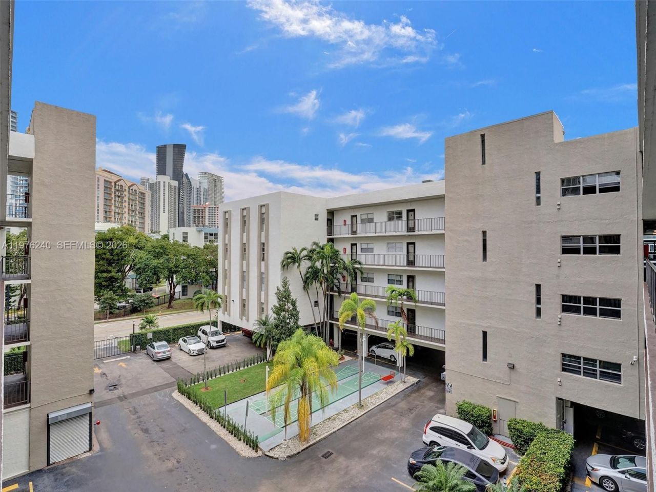 201 178th Dr , Unit 439, Sunny Isles Beach, FL 33160 Photo