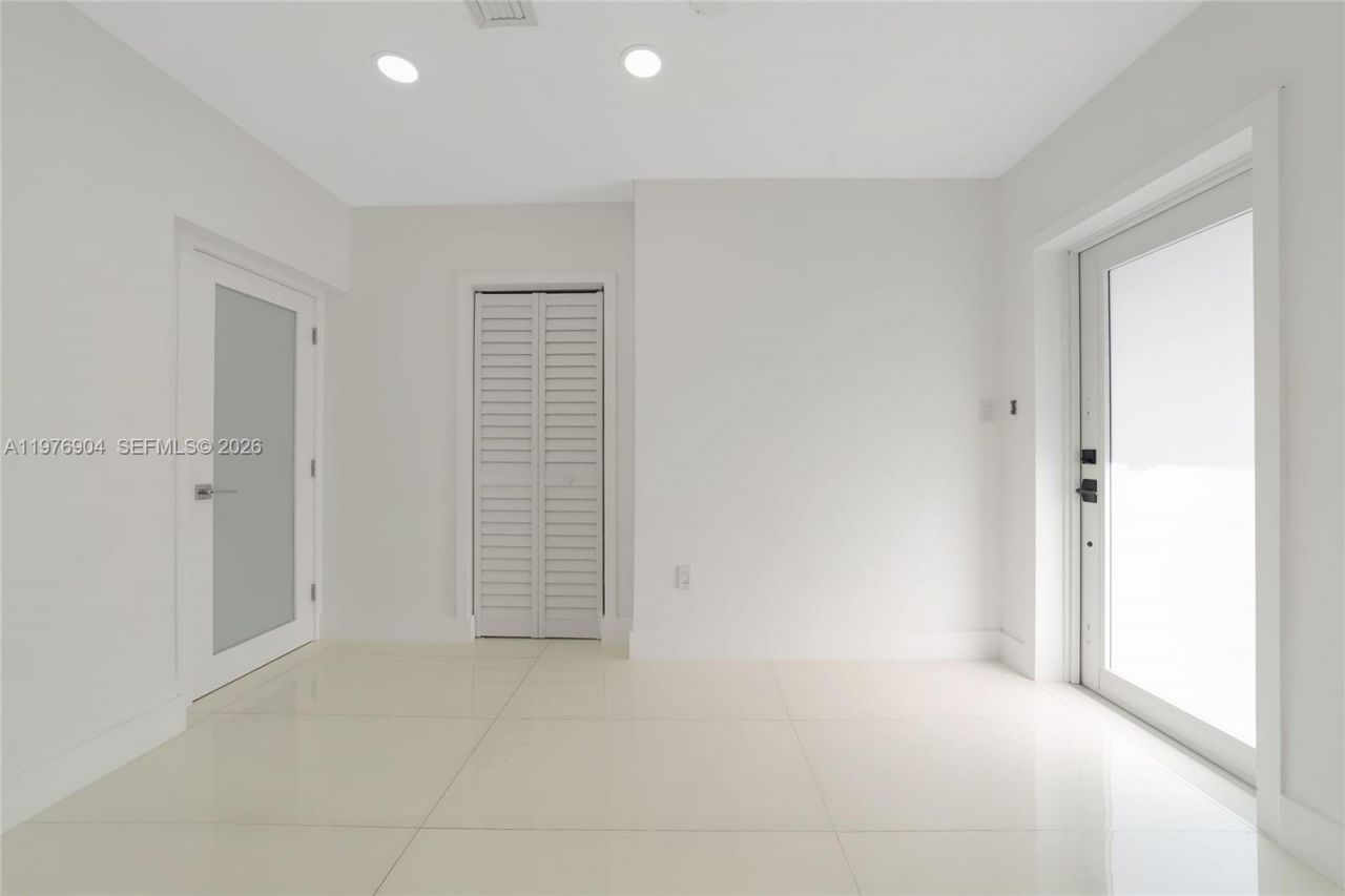 5635 W 13th Ct , Hialeah, FL 33012 Photo