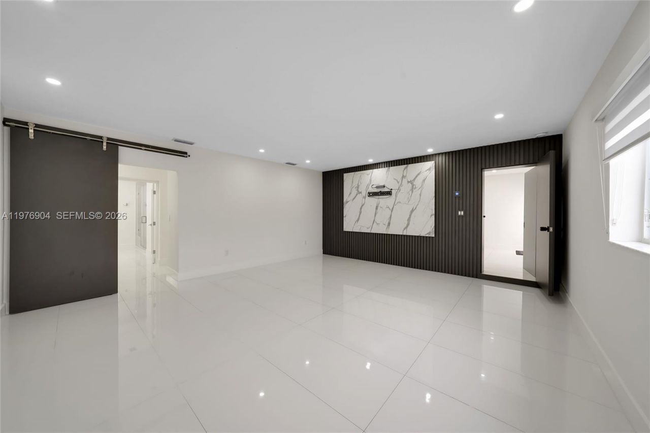 5635 W 13th Ct , Hialeah, FL 33012 Photo