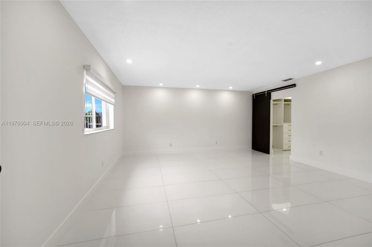 5635 W 13th Ct , Hialeah, FL 33012 Photo