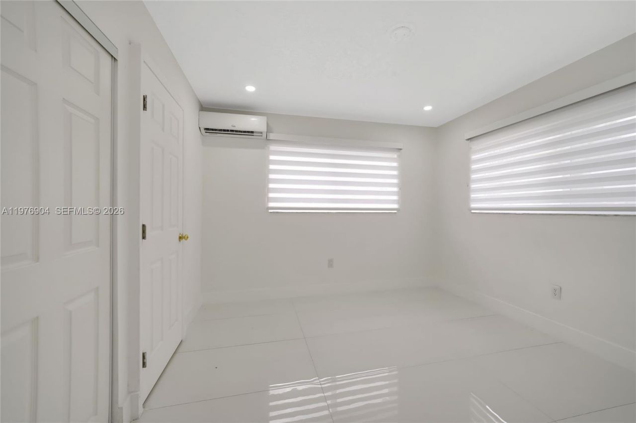 5635 W 13th Ct , Hialeah, FL 33012 Photo