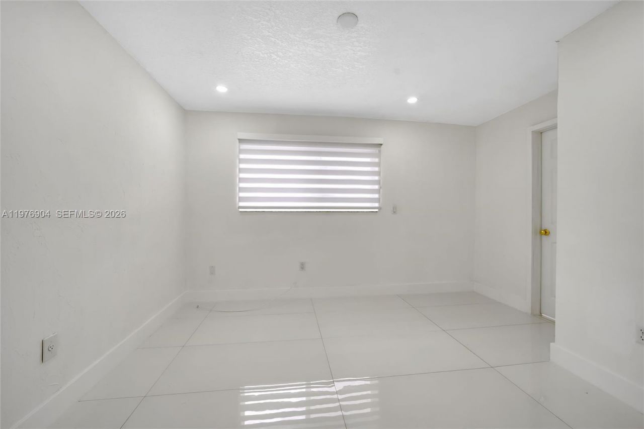 5635 W 13th Ct , Hialeah, FL 33012 Photo