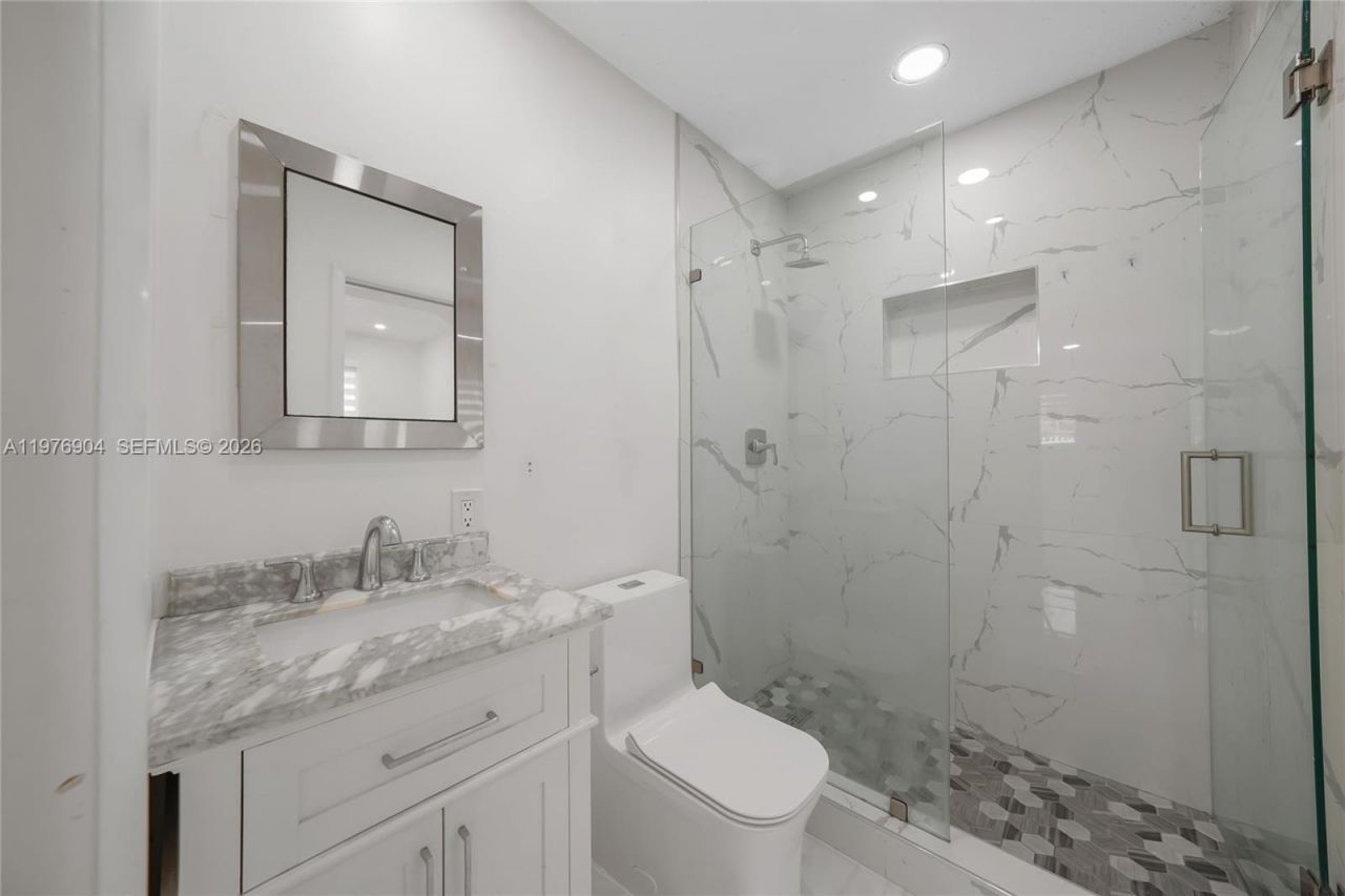 5635 W 13th Ct , Hialeah, FL 33012 Photo