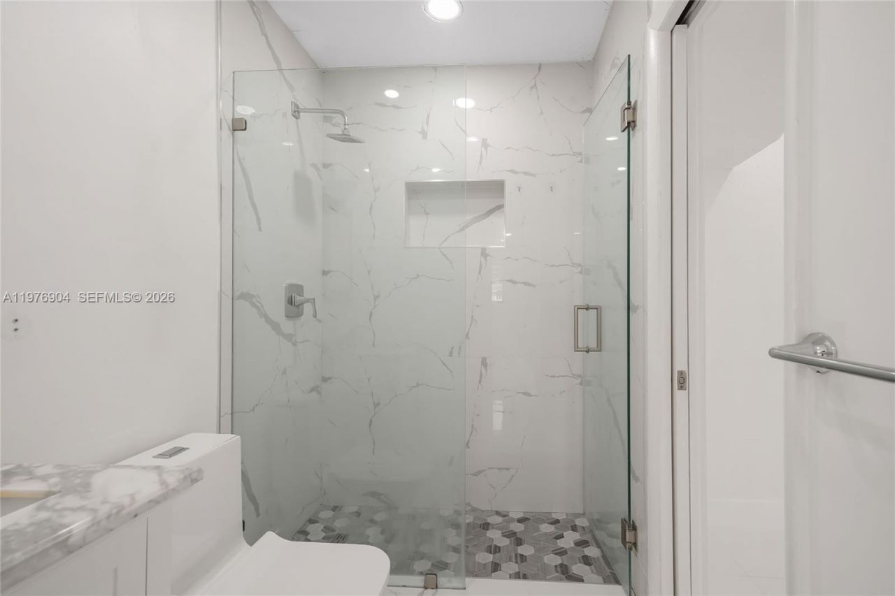 5635 W 13th Ct , Hialeah, FL 33012 Photo