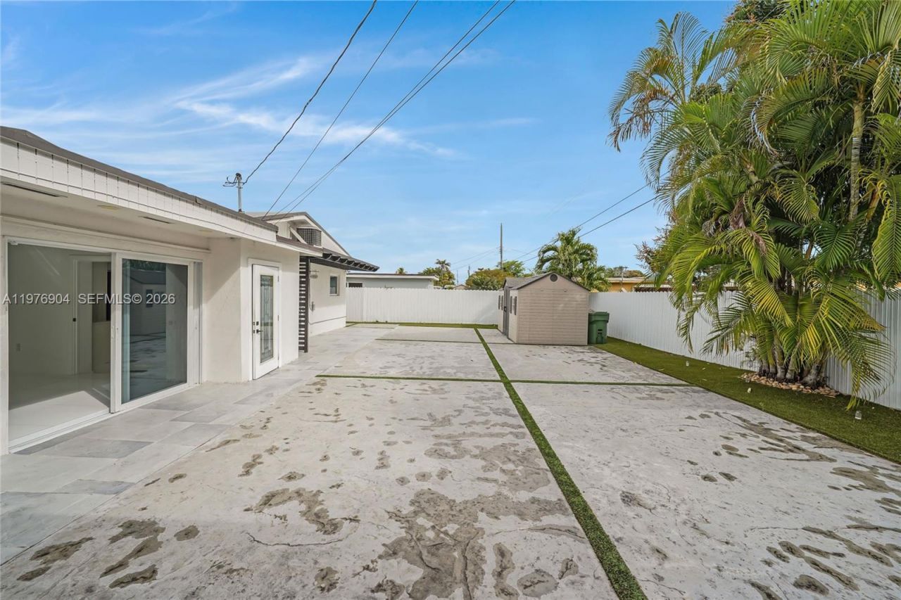 5635 W 13th Ct , Hialeah, FL 33012 Photo