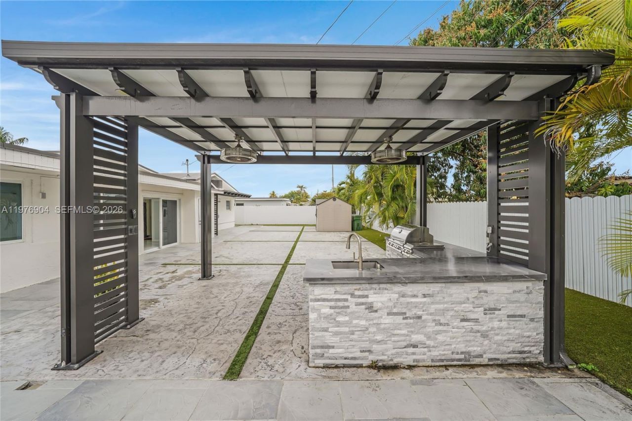 5635 W 13th Ct , Hialeah, FL 33012 Photo