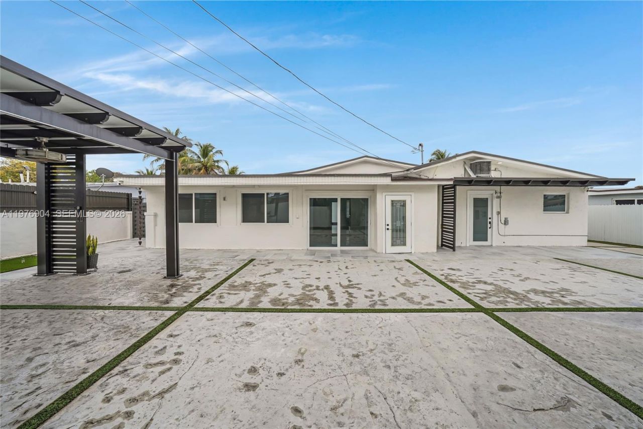 5635 W 13th Ct , Hialeah, FL 33012 Photo