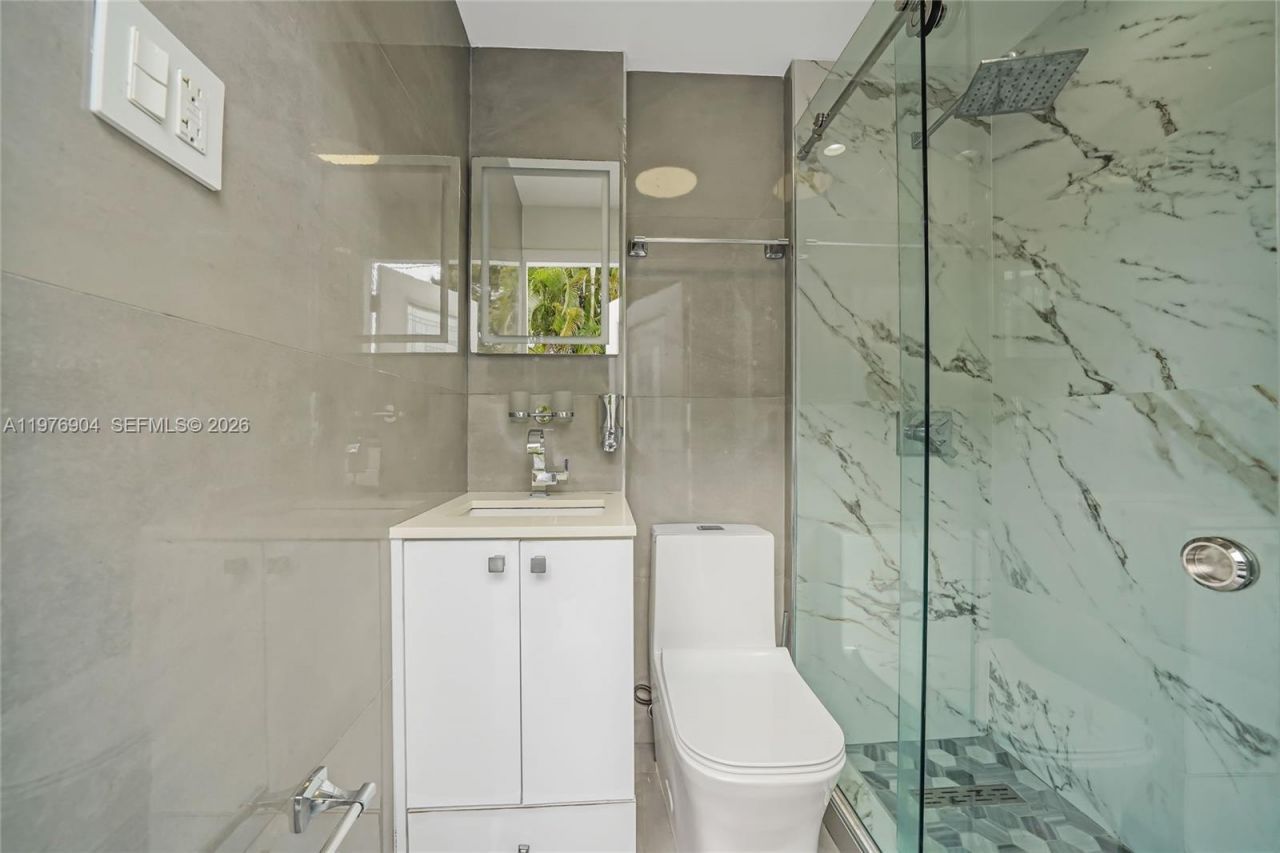 5635 W 13th Ct , Hialeah, FL 33012 Photo