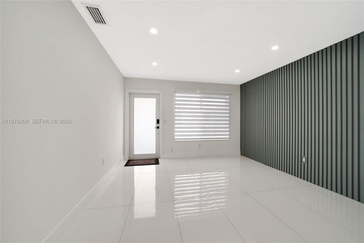 5635 W 13th Ct , Hialeah, FL 33012 Photo