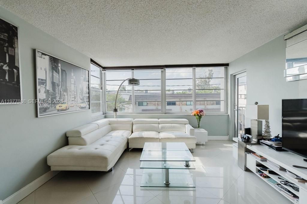 8000 Harding Ave, Unit 2B, Miami Beach, FL 33141 Photo