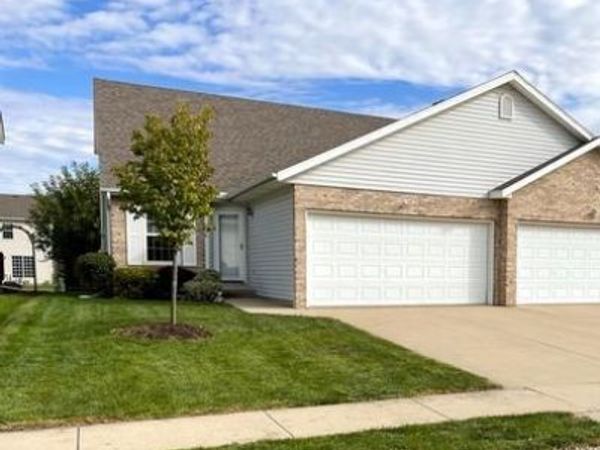 38 Rounds Road, Bloomington, IL 61704