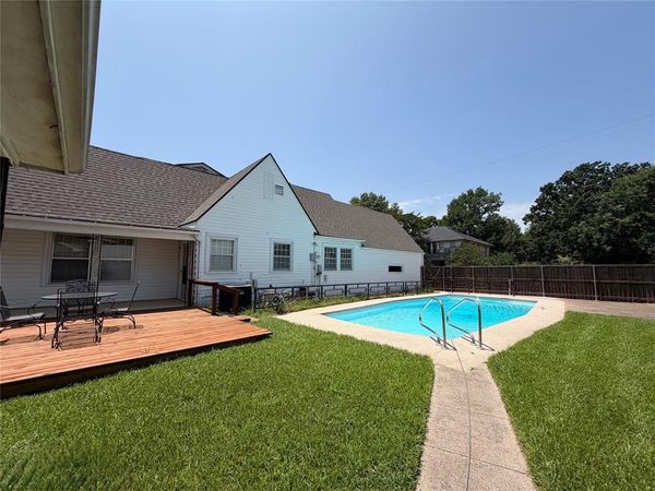 701 Market Street E, Honey Grove, TX 75446