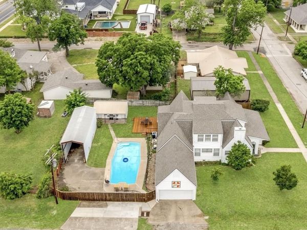 701 Market Street E, Honey Grove, TX 75446