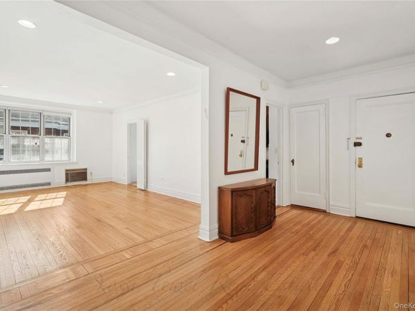 1 Meadow , Unit 3H-1, Woodmere, NY 11598