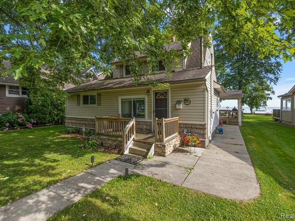 38292 Murdick Drive, New Baltimore, MI 48047