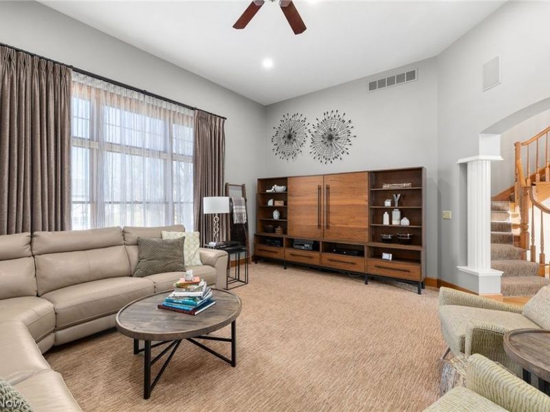 1114 Surrey Circle, Ashland, OH 44805 Photo 5