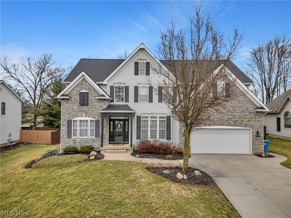 2921 Oakcrest Drive , Norton, OH 44203