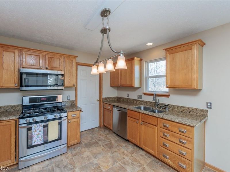 819 Savannah Trail, Medina, OH 44256 Photo 5