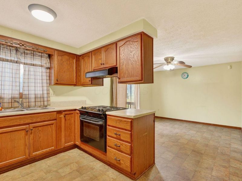 3466 WESTPOINT Drive, Columbus, OH 43232 Photo 11