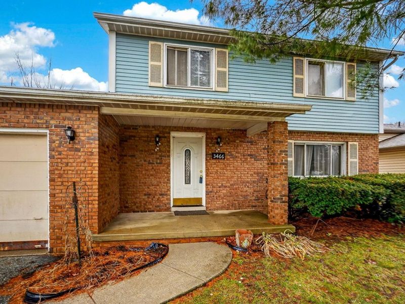 3466 WESTPOINT Drive, Columbus, OH 43232 Photo 2