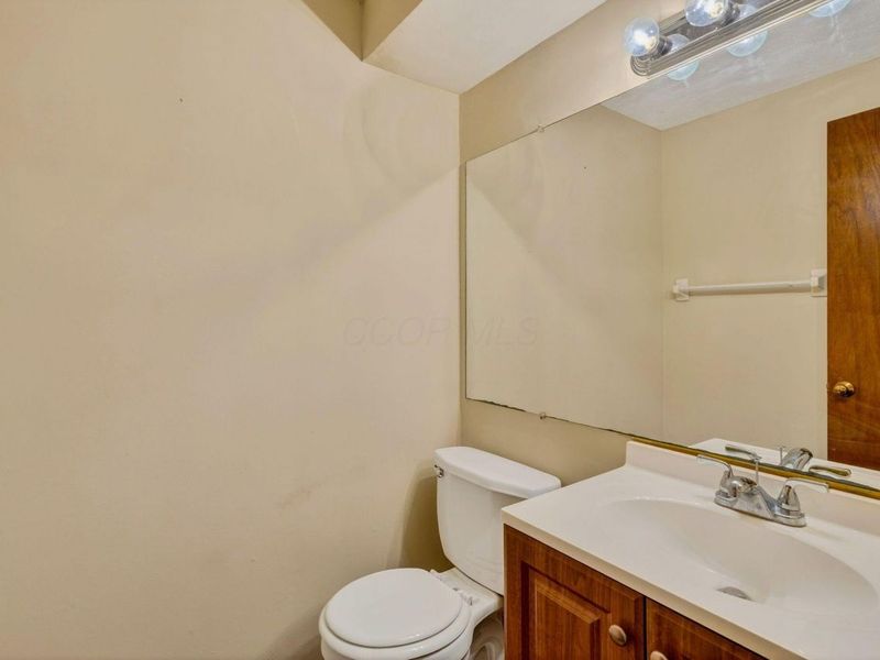 3466 WESTPOINT Drive, Columbus, OH 43232 Photo 20