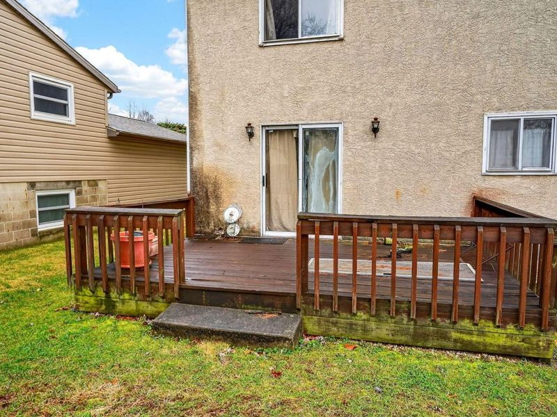 3466 WESTPOINT Drive, Columbus, OH 43232 Photo 4