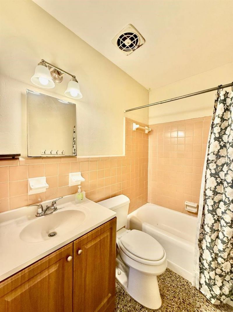 257 38th Avenue Se, Saint Petersburg, FL 33705 Photo