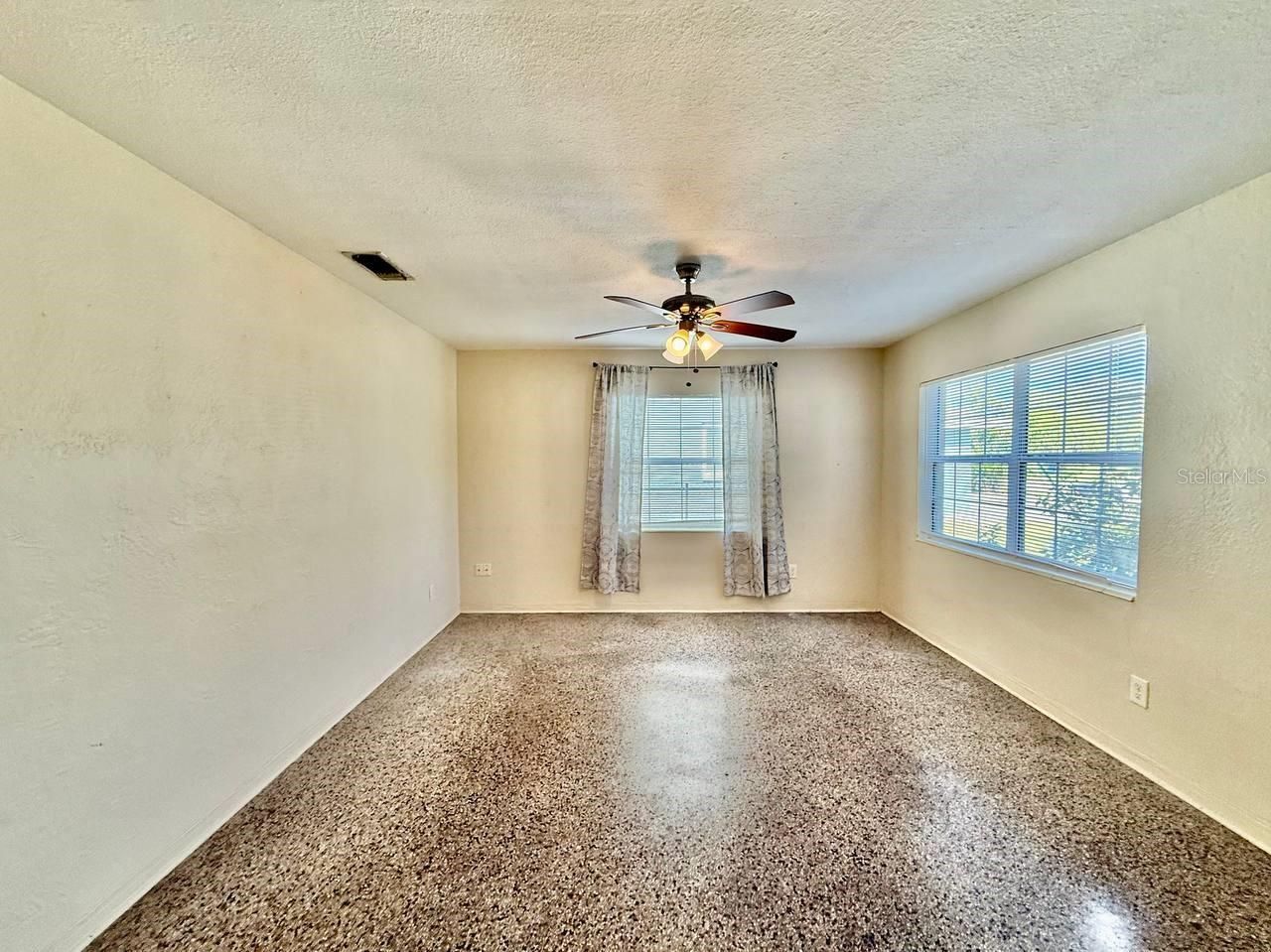 257 38th Avenue Se, Saint Petersburg, FL 33705 Photo