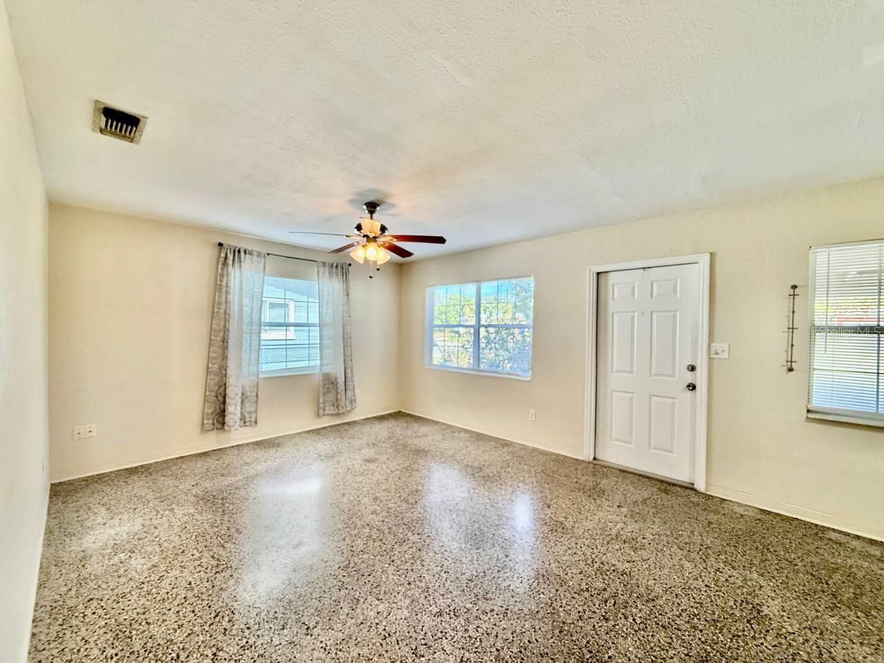 257 38th Avenue Se, Saint Petersburg, FL 33705 Photo