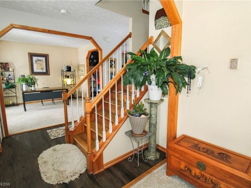 5946 N Mayflower Drive , Lorain, OH 44053 Photo 2