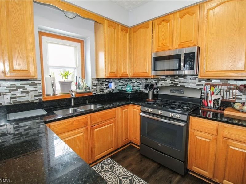 5946 N Mayflower Drive , Lorain, OH 44053 Photo 20